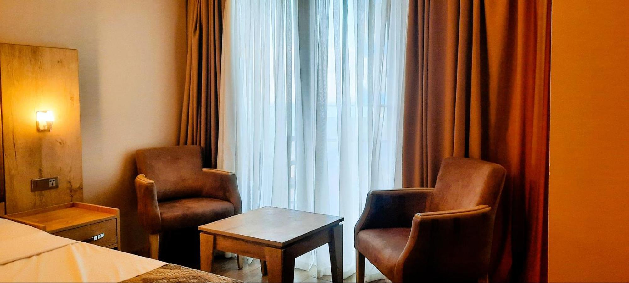 Ashtal Beach Hotel 巴统 外观 照片