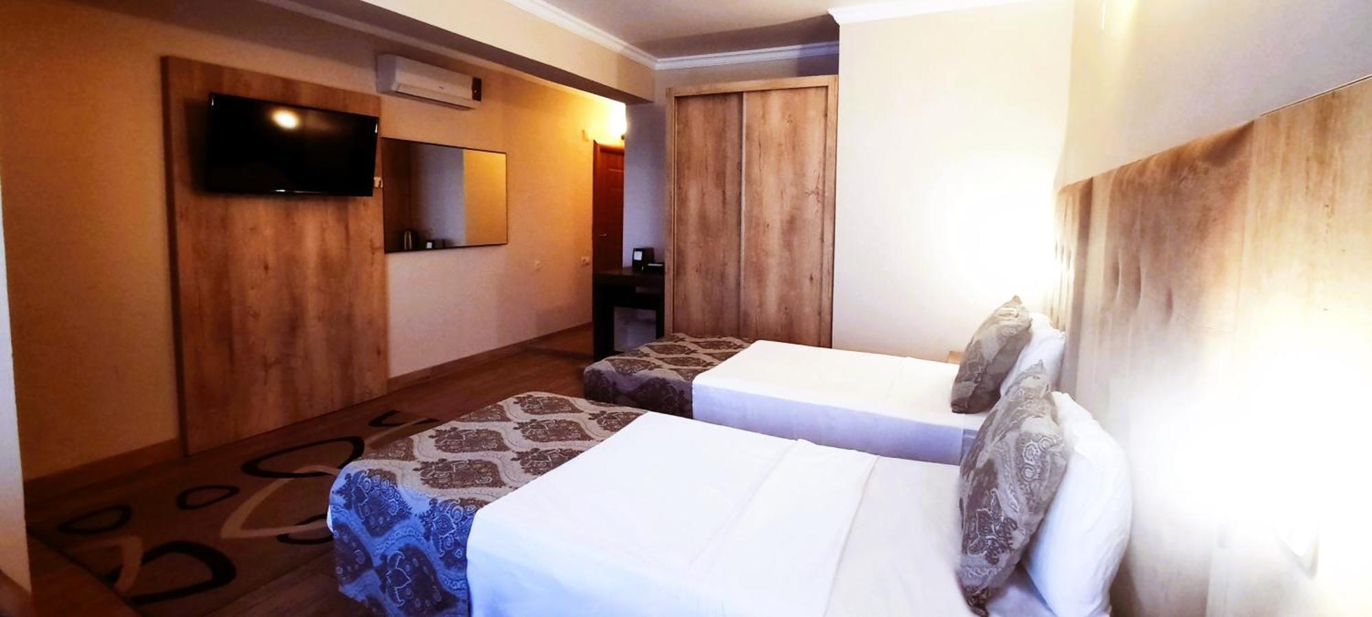 Ashtal Beach Hotel 巴统 外观 照片