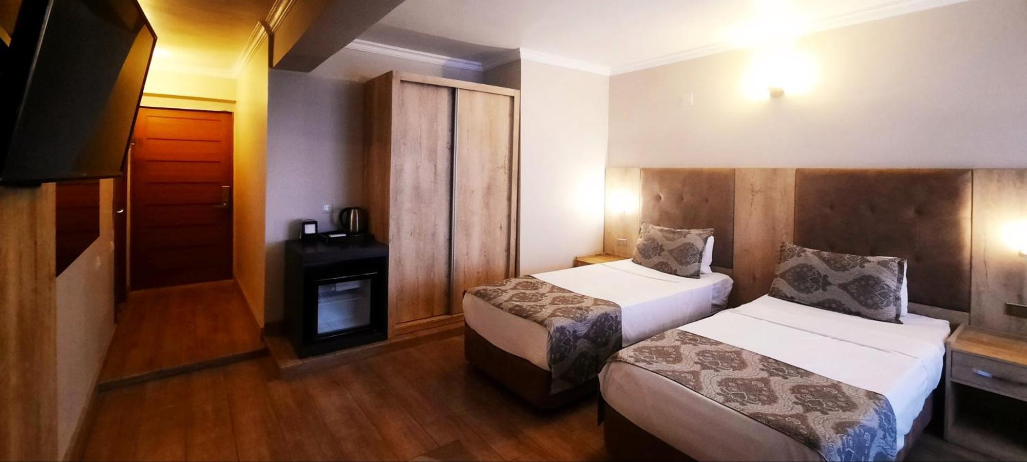 Ashtal Beach Hotel 巴统 外观 照片