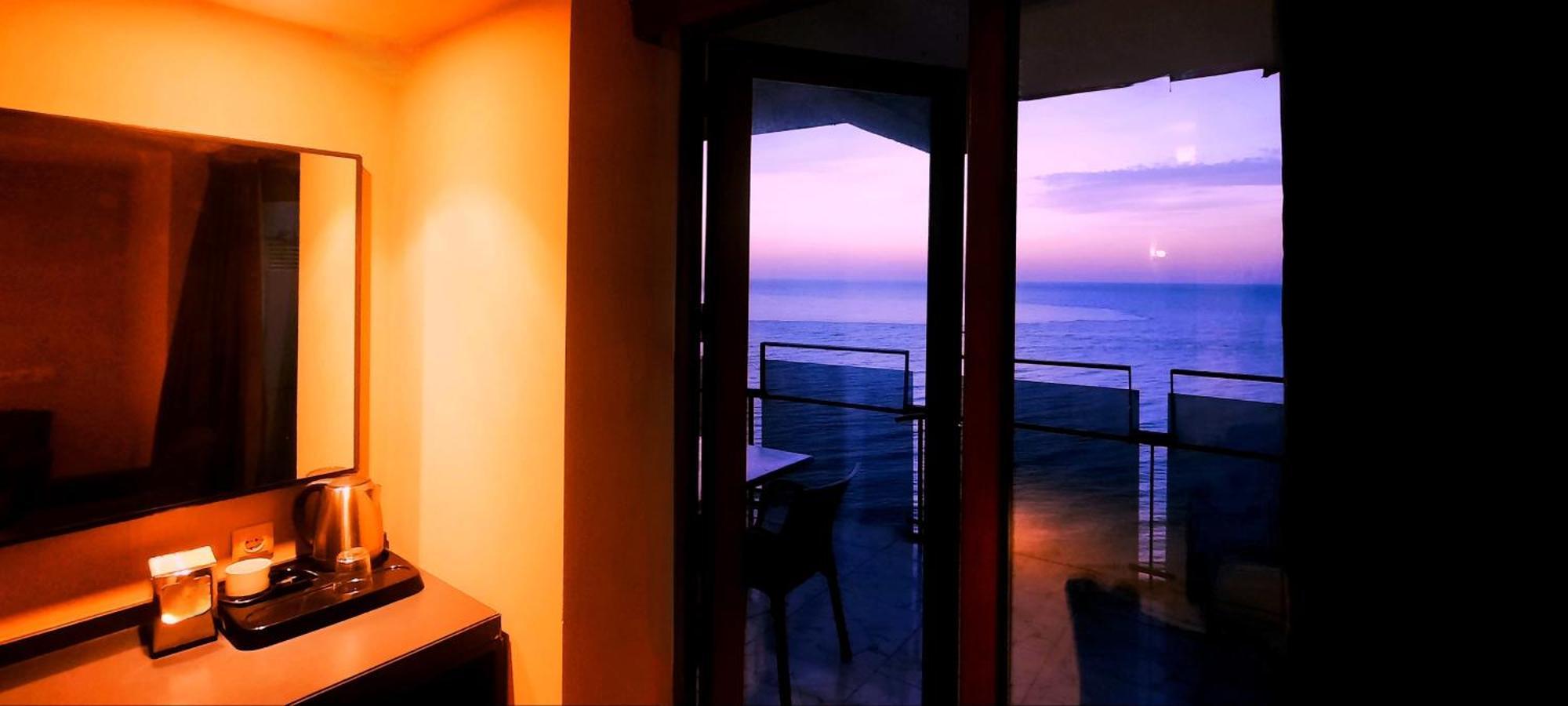 Ashtal Beach Hotel 巴统 外观 照片