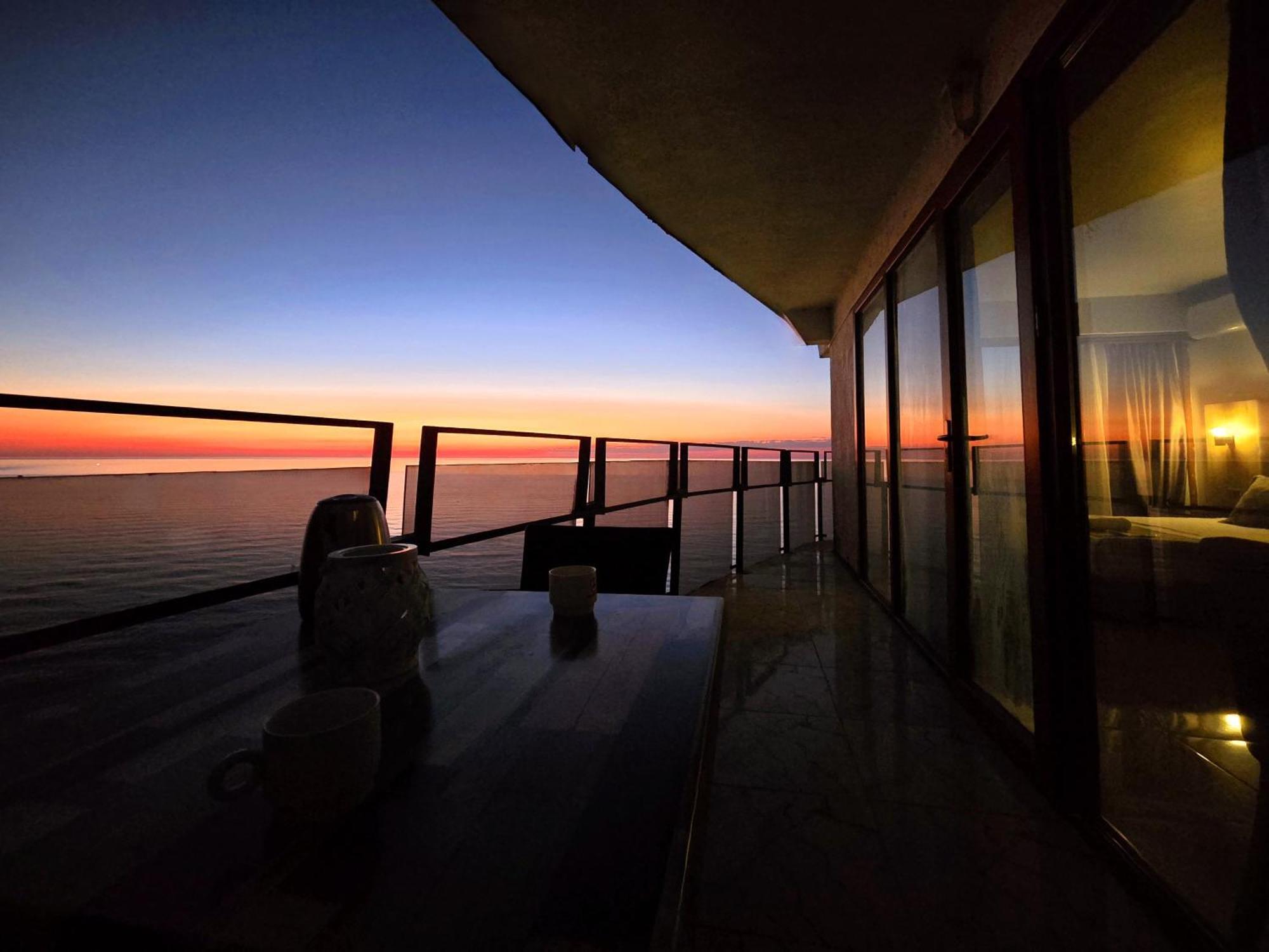 Ashtal Beach Hotel 巴统 外观 照片